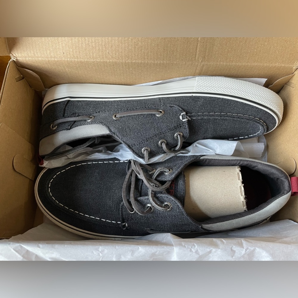Sperry Top-Sider Men's Bahama Two-Eyelet Boat Shoe Grey size 11 New in Box